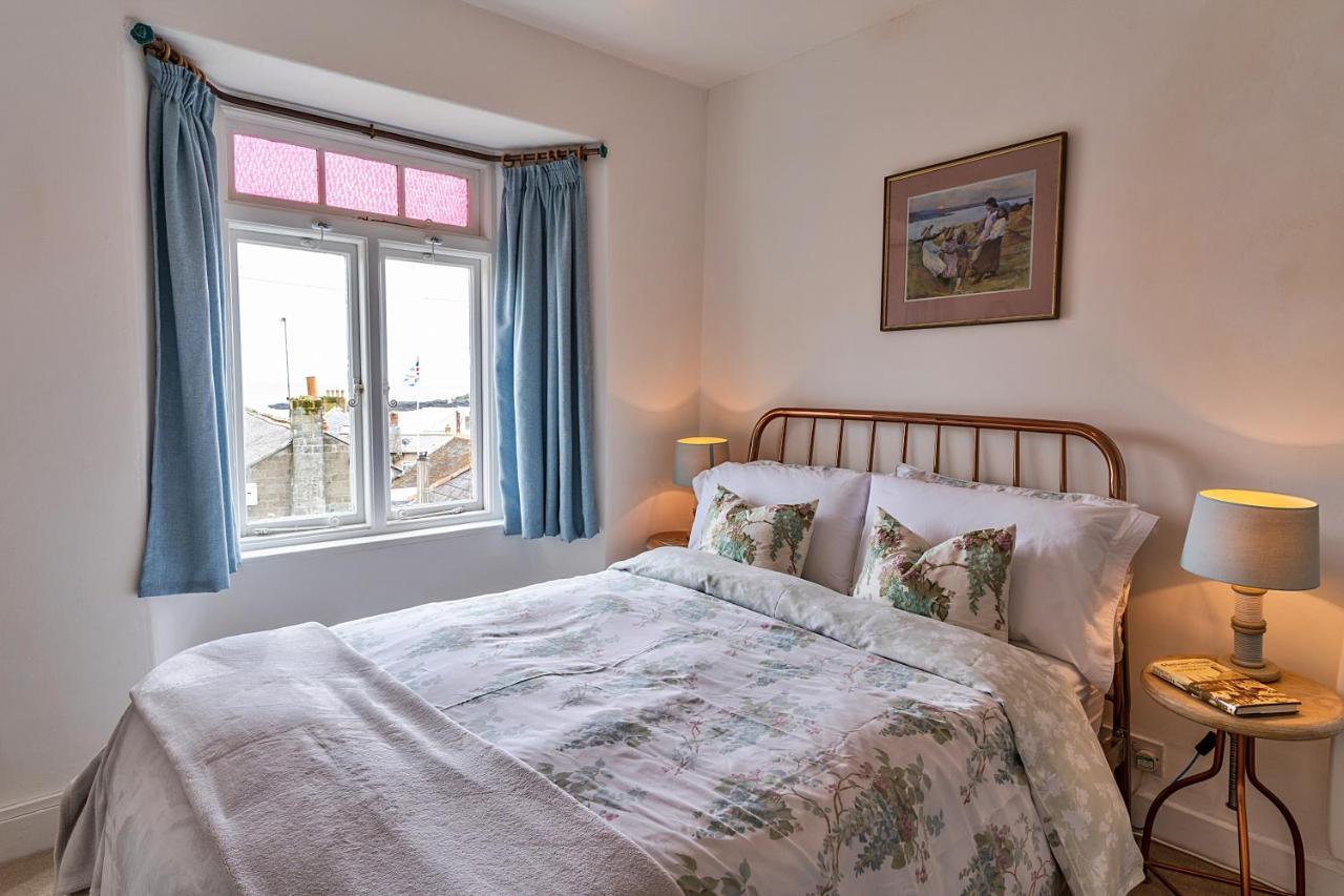 Finest Retreats - Cosy Mousehole Cottage With Sea Views Екстер'єр фото